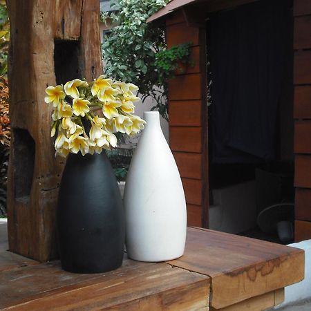 La Casa Homestay Senggigi Kamer foto