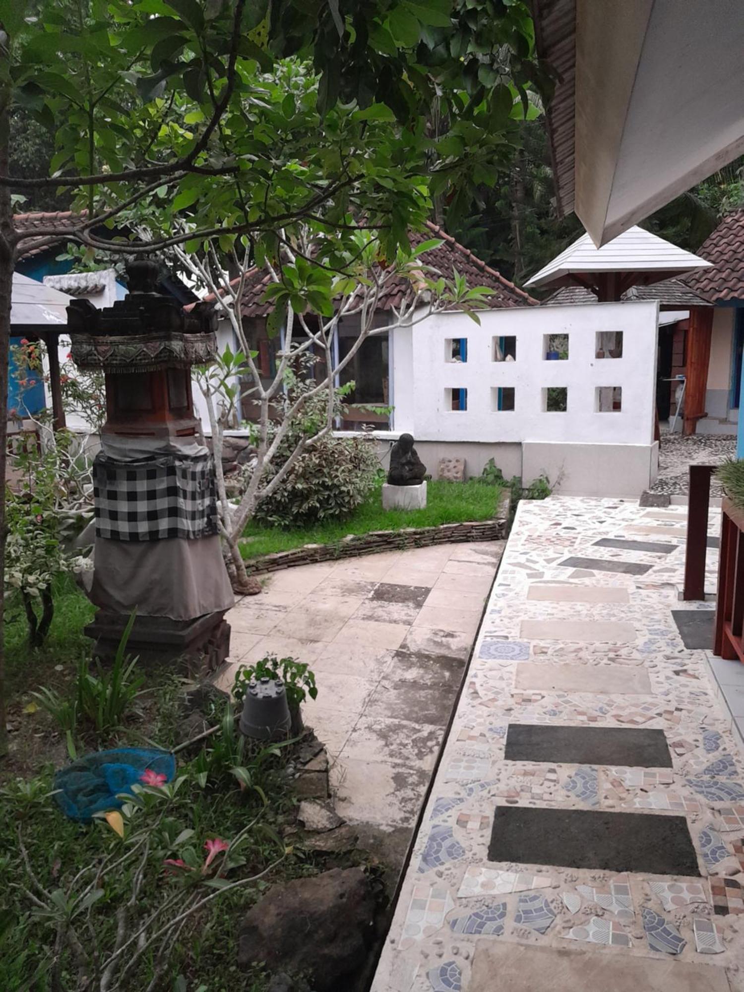 La Casa Homestay Senggigi Buitenkant foto