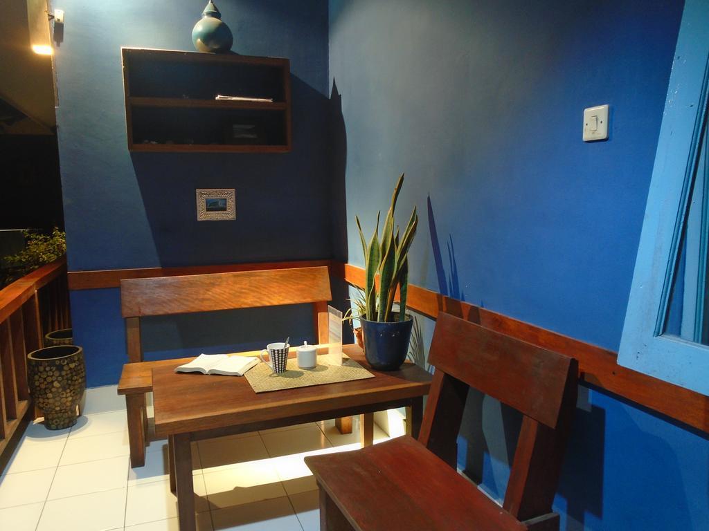La Casa Homestay Senggigi Buitenkant foto