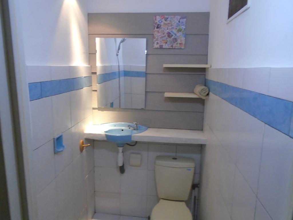 La Casa Homestay Senggigi Buitenkant foto