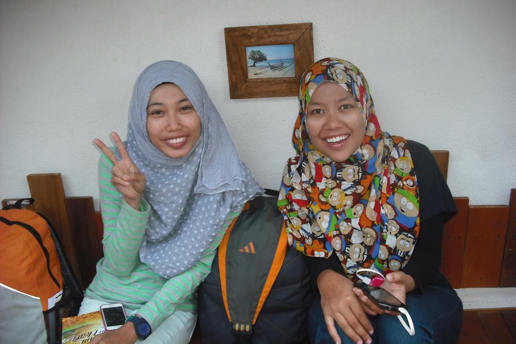 La Casa Homestay Senggigi Buitenkant foto