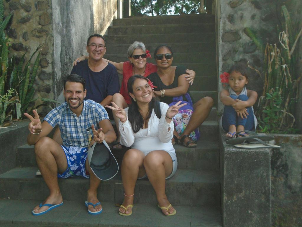La Casa Homestay Senggigi Buitenkant foto