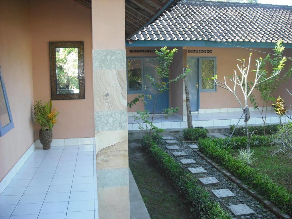 La Casa Homestay Senggigi Buitenkant foto