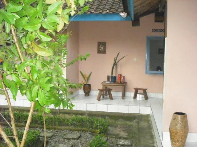 La Casa Homestay Senggigi Buitenkant foto