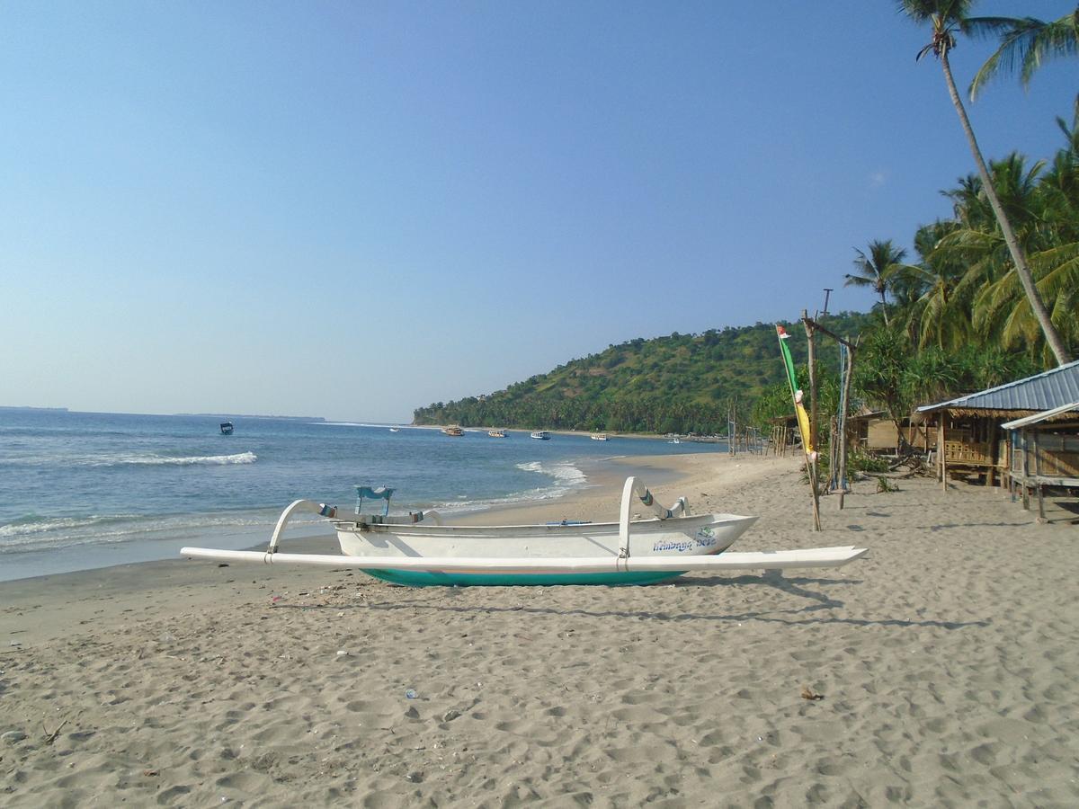 La Casa Homestay Senggigi Buitenkant foto