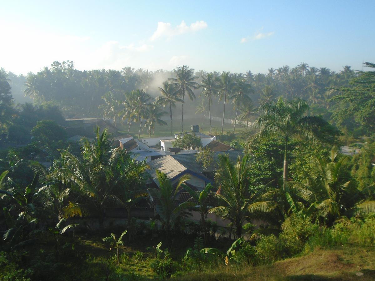 La Casa Homestay Senggigi Buitenkant foto