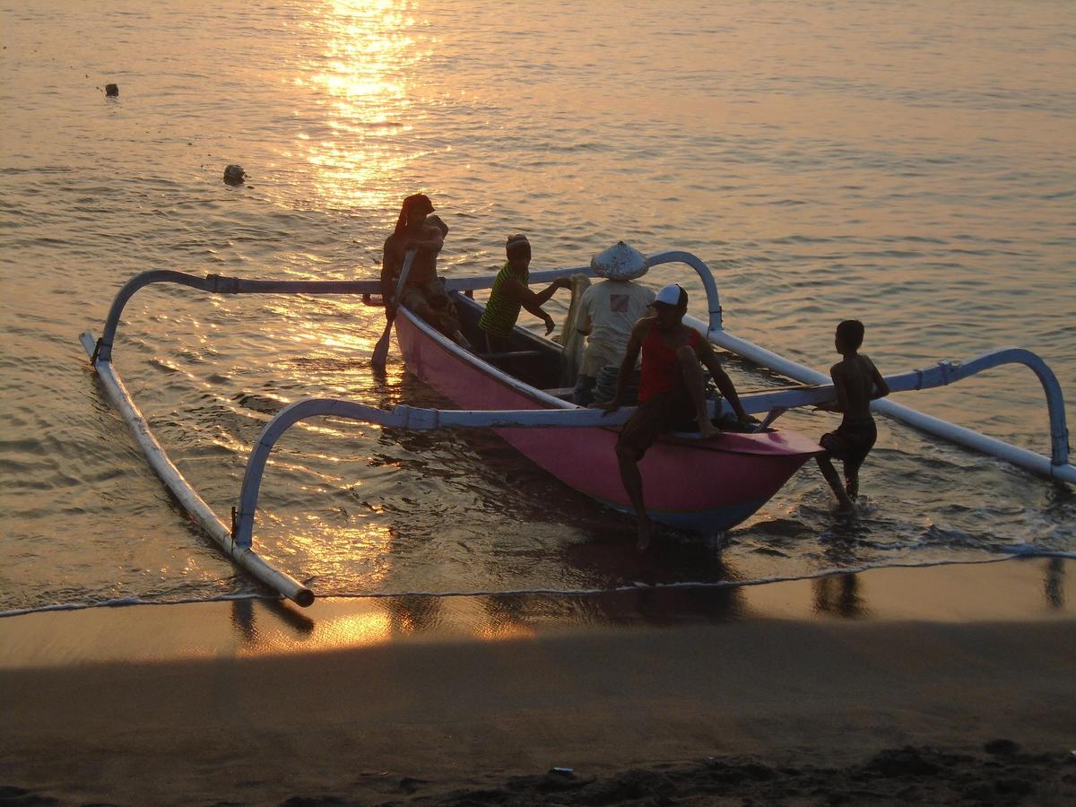 La Casa Homestay Senggigi Buitenkant foto