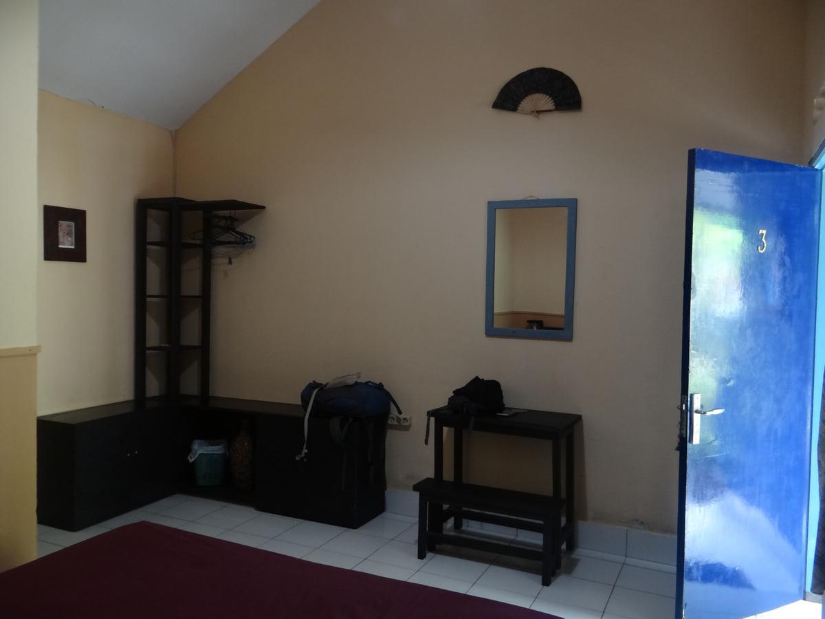 La Casa Homestay Senggigi Buitenkant foto