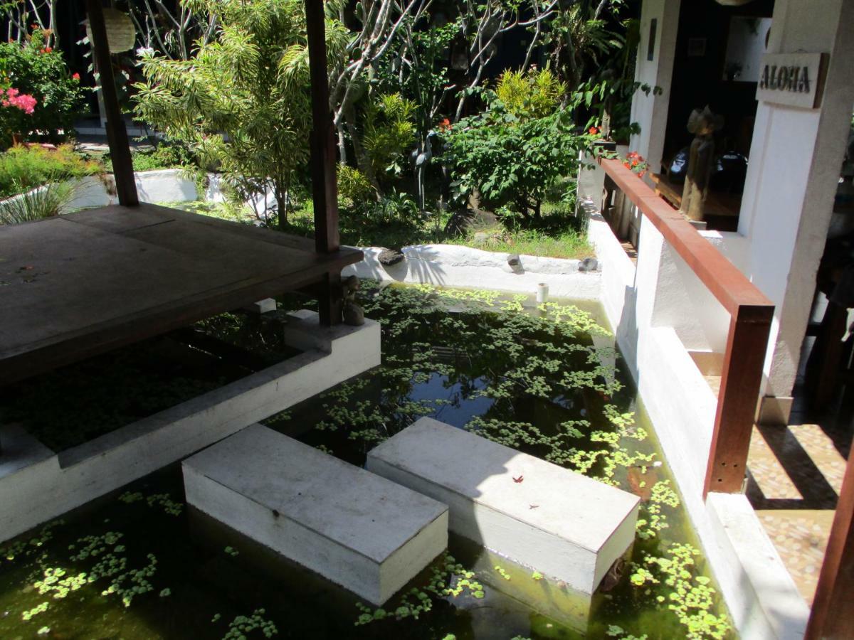 La Casa Homestay Senggigi Buitenkant foto
