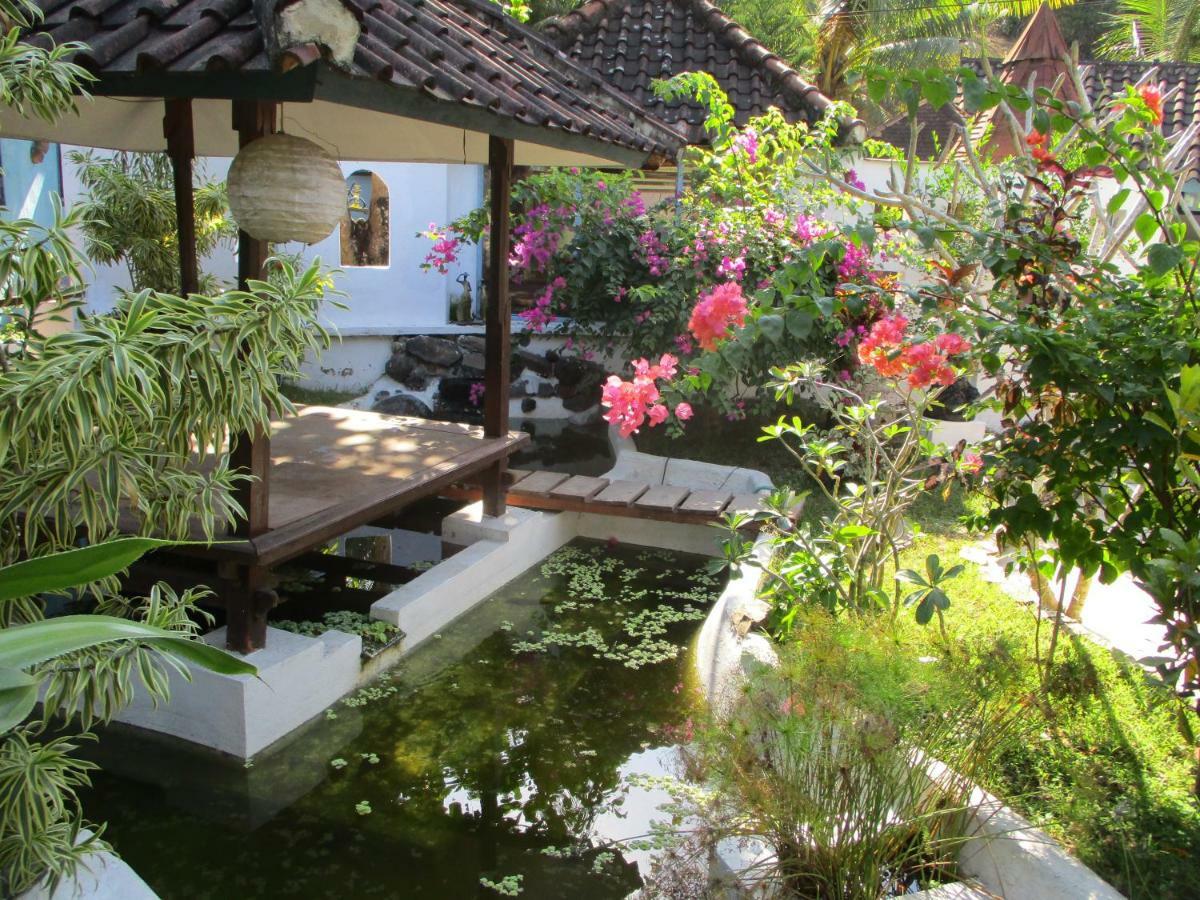 La Casa Homestay Senggigi Buitenkant foto