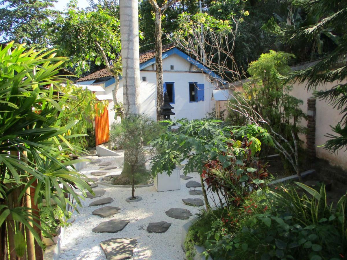 La Casa Homestay Senggigi Buitenkant foto