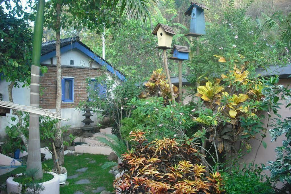 La Casa Homestay Senggigi Buitenkant foto